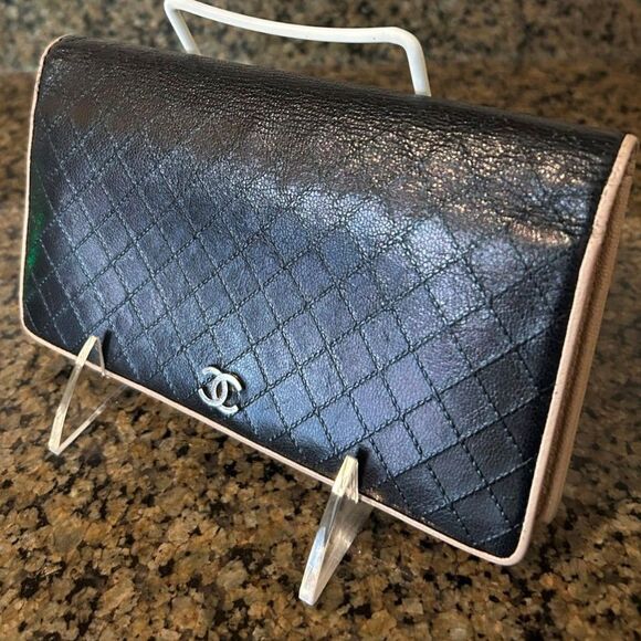 Chanel Vintage Black and Tan Leather Wallet - Picture 6 of 15